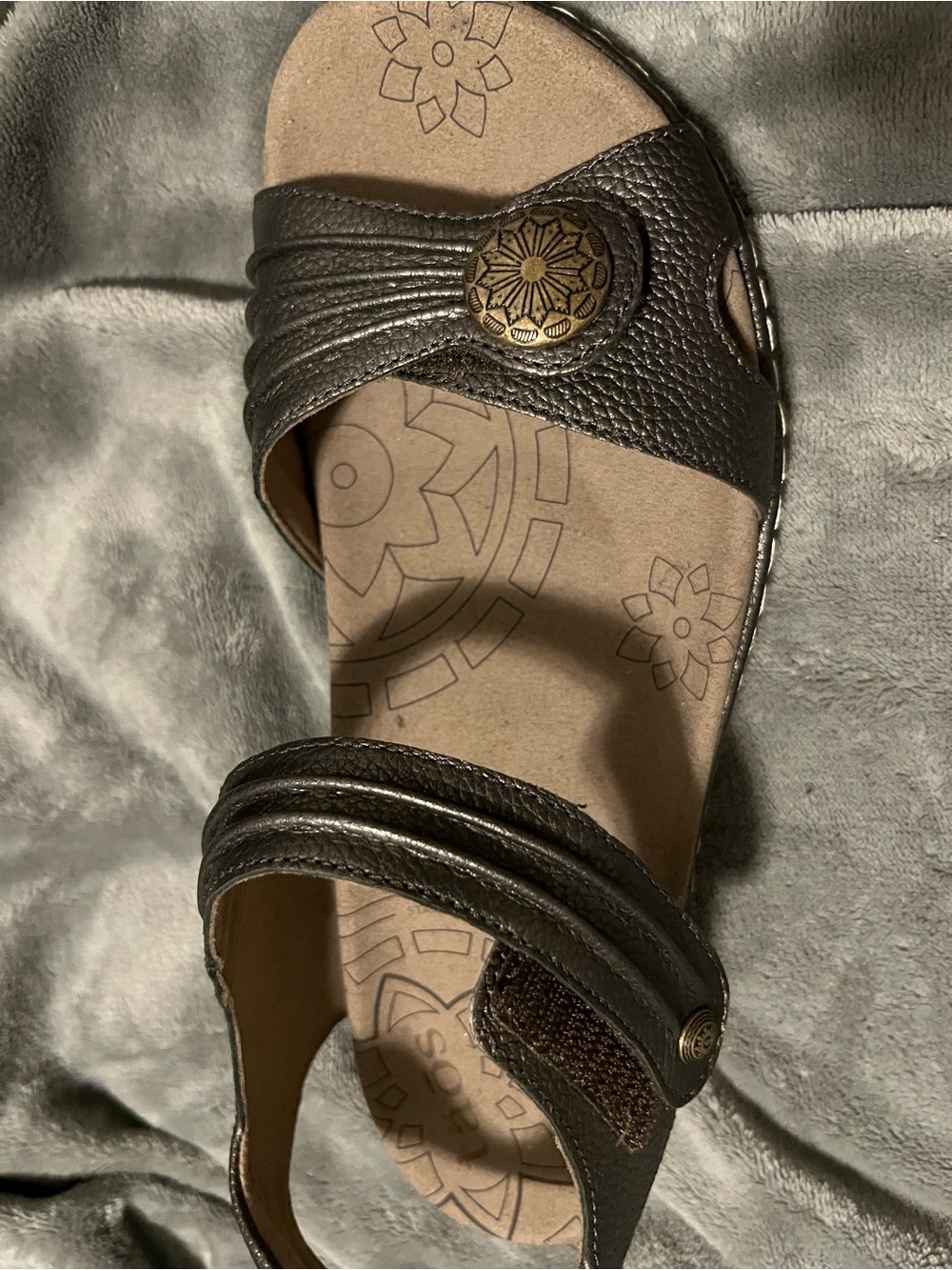 Taos Footwear Metallic Bronze Slide Sandal with Decorative Medallion